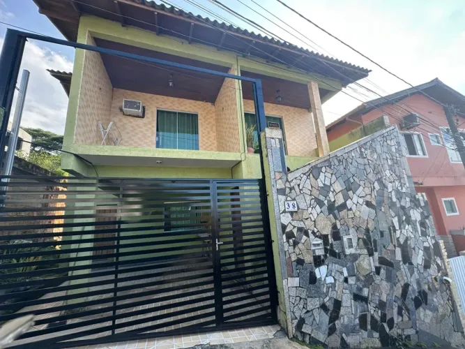 Locação | Casa de 55m² com vista parcial Mar e 1 quarto - No Ribeirão da llha