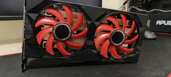 XFX RX 560 4GB (com defeito)
