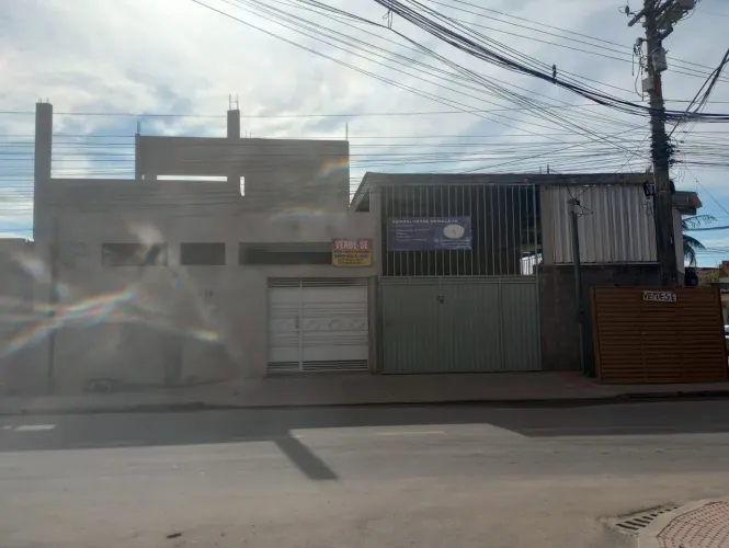 Vende-se casa