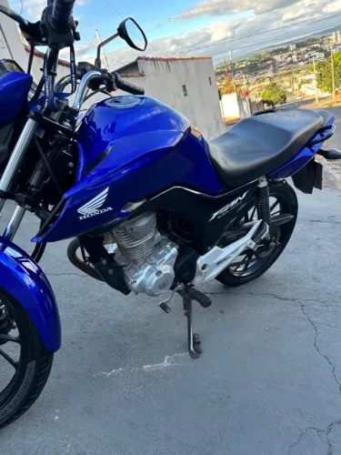 Fam 160 2021e2022 com apenas 17000 km valor 16,000 único dono tirei na honda