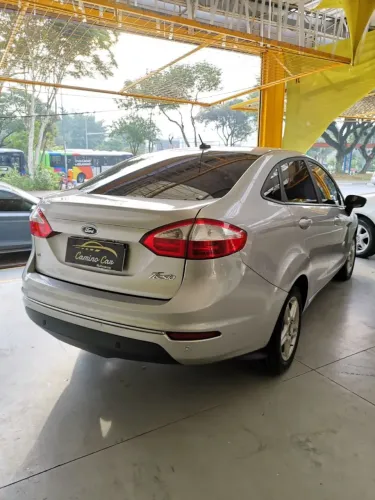 Ford Fiesta Sedan SEL 1.6 16V Flex Mec. 2017