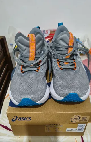 Tênis Asics novablast 5 masculino.