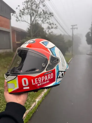 Capacete kyt