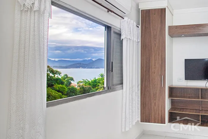 Apartamento Mobiliado com Vista Mar à Venda na Praia das Toninhas, Ubatuba/SP - Wembley An