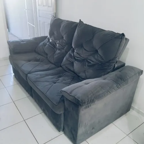Sofá cinza 2 lugares grande 