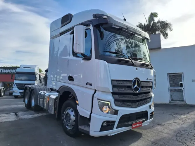 Mercedes Benz Actros 2651 6x4 2022/2022 Selectrucks