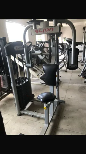 Aparelho de musculação 