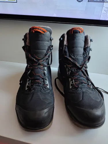 Bota quechua de inverno