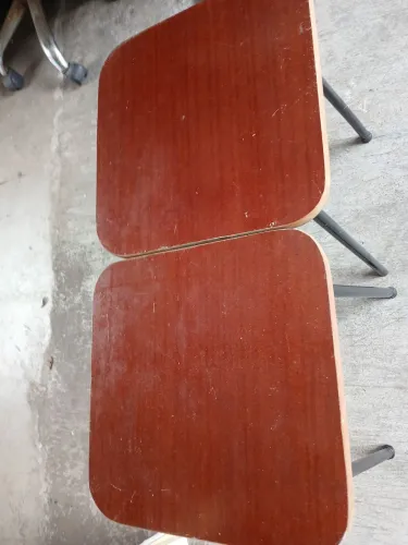 Dos banquetinha um perfeito estado  30 cada