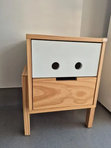 Mesa de Cabeceira Infantil