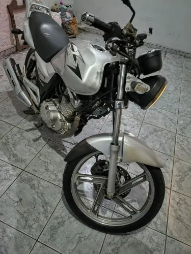 Suzuki GSR150i