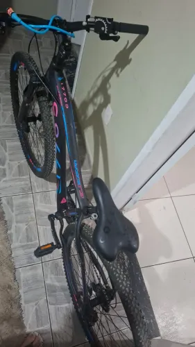Vende-se uma bike semi nova apenas 1 mes de uso , está em excelente condições