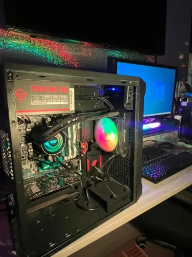 PC Gamer FX 8320E + 16GB RAM + Gtx 950 + SSD 240GB + Fonte 500W