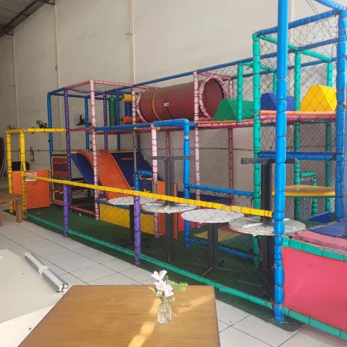 Playground  ? medindo  3×10,5