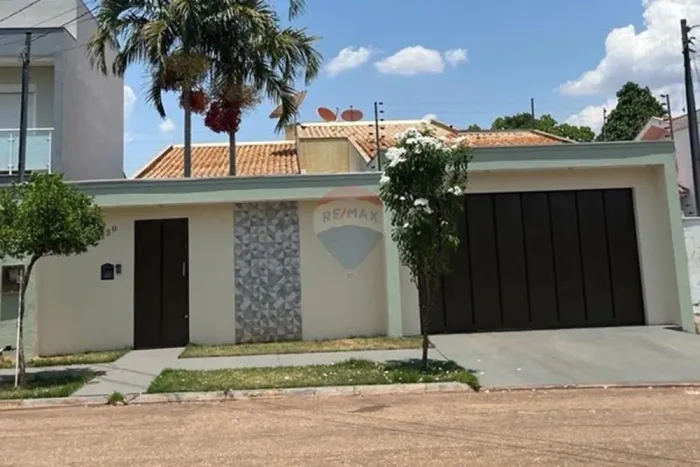 Vende-se Casa no Bairro Sagrada Família