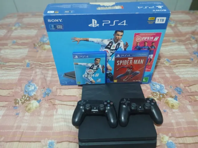 Ps4 slim 1TB bem conservado