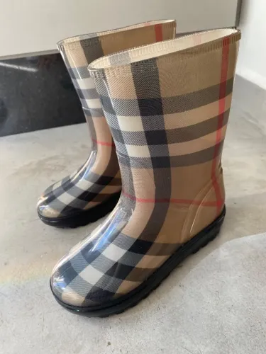 Galocha Burberry Sem uso Original