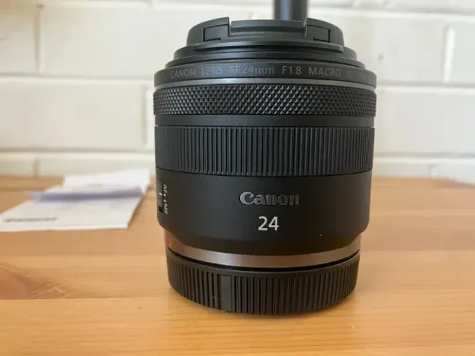 Lente Canon RF 24mm f/1.8 IS STM