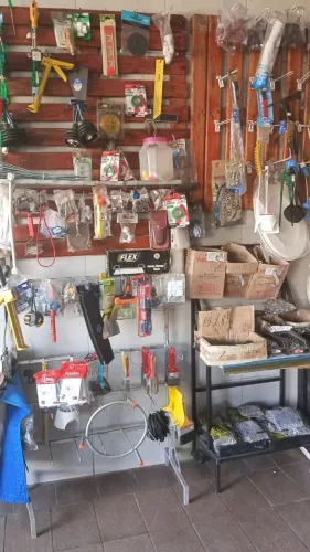 FERRAGISTA COMPLETA TROCO POR CARRO OU VENDO 