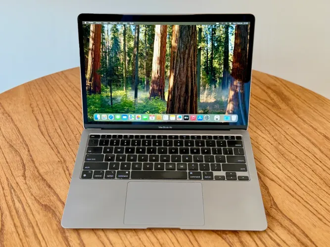 MacBook Air 13 Polegadas 2020 M1 8GB 256SSD Usado (Marcas de uso)