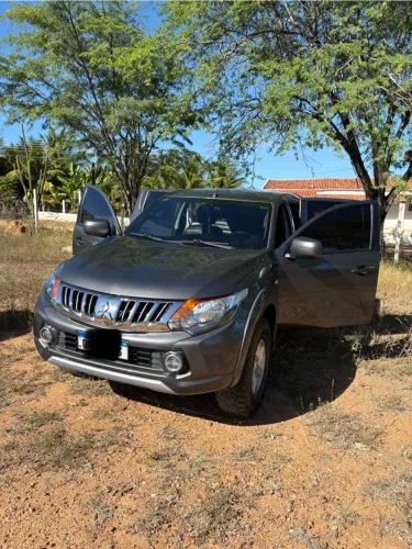 Mitsubishi L200 Triton Sport GLS 2.4 CD Diesel Mec. 2018