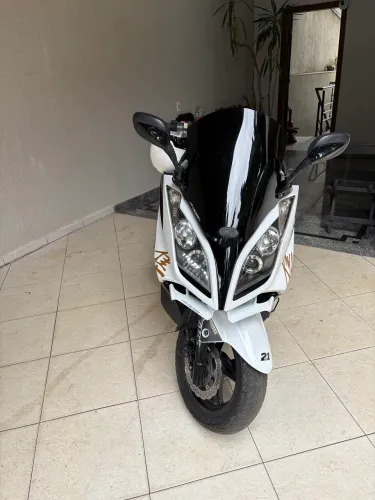 Vendo moto zerada
