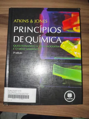 Livro considerado a bíblia da química