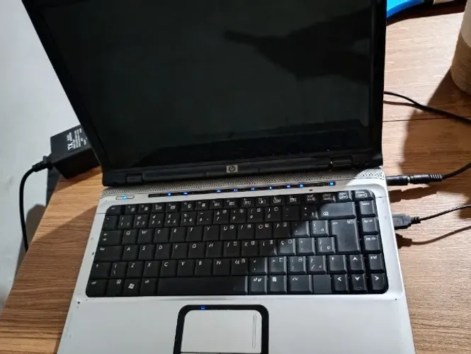 Notebook hp com o monitor queimado, porém funcionam normalmente