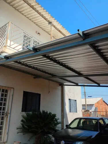 ALUGA-SE SOBRADO NOVO MILÊNIO