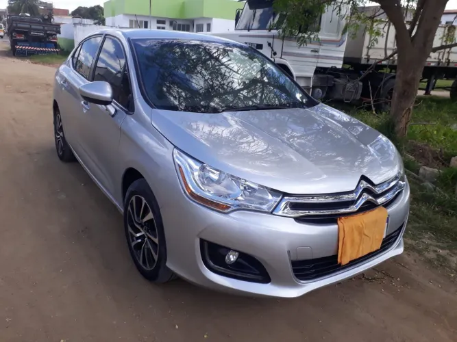 Citroen C4 Lounge Tendance 2.0 Flex 4P Aut. 2015