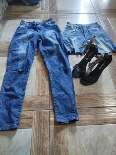 Calça Jeans Feminina Tam 38 + Bermuda Jeans Feminina Tam P + Salto Alto Tam 36
