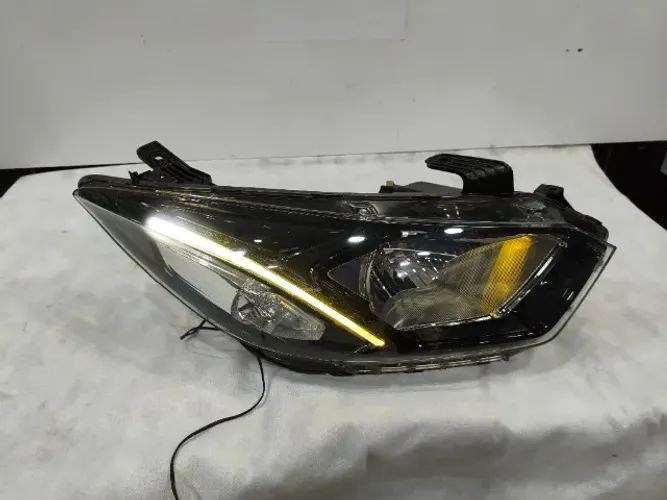 Farol LED direito onix prisma 2017 2018 2019 original