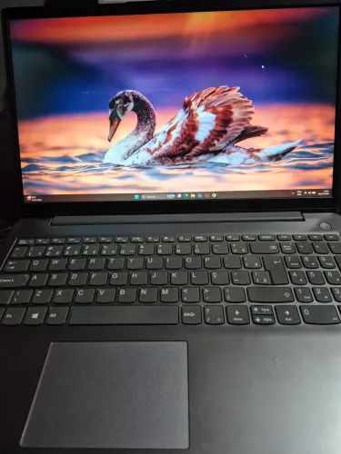 Notebook Lenovo Ryzen 7 5700U