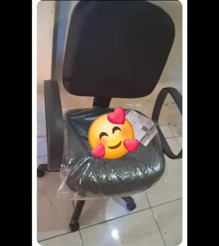 Cadeira de escritório preta (nova)