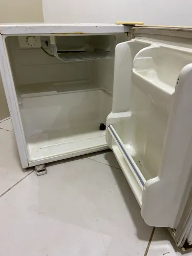 Vendo frigobar para concerto 200 reais