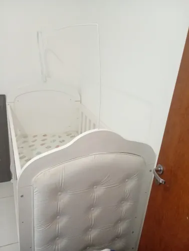 Berço grande usado com colchão em perfeito estado