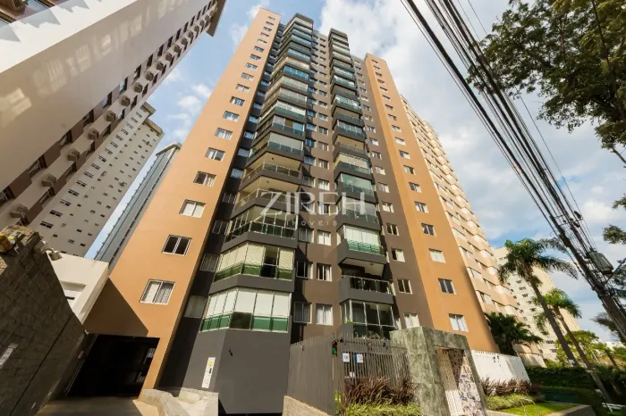 APARTAMENTO À VENDA COM 3 QUARTOS PRÓXIMO À PRAÇA DA UCRÂNIA
