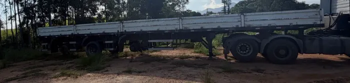 Carreta 3 eixo  vanderleia São Pedro 