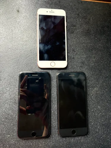 Lote com 3 iPhones 7 128GB - R$ 800 os 3