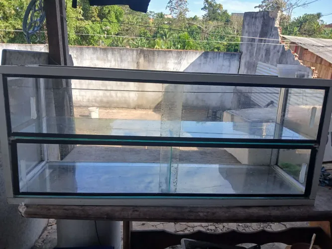 Vende-se vitrine expositor