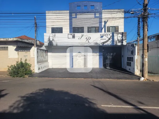 Casa para locação no bairro Osvaldo Rezende