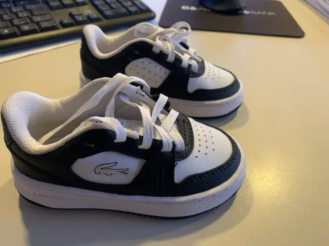 Tênis Lacoste infantil