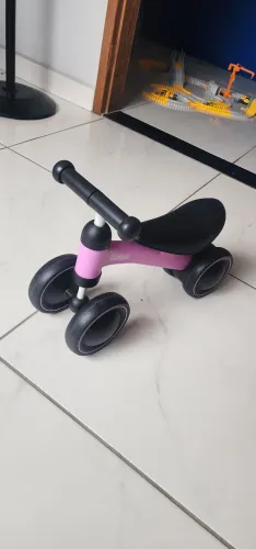 Bicicleta de equilíbrio booba
