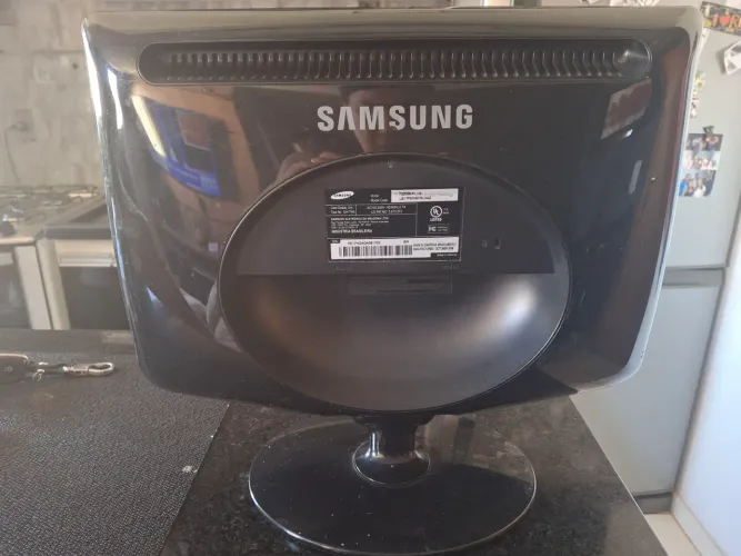 Monitor de computador sansung 17 polegadas em ótimo estado.