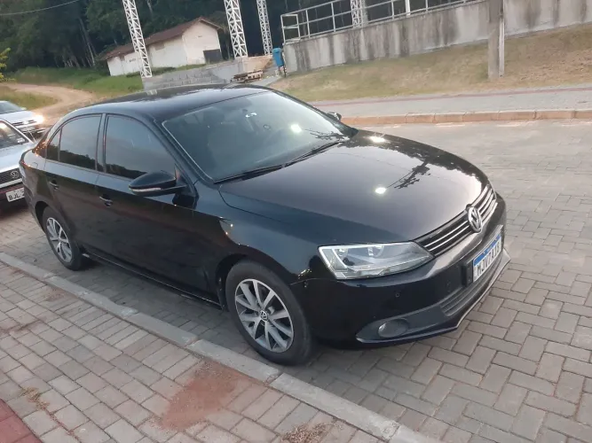 Vendo Jetta Preto 2012