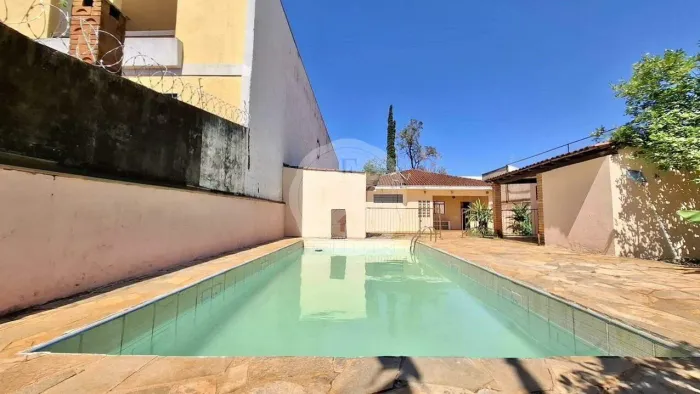 Casa com 04 Quartos, piscina e churrasqueira para Alugar - 200m² - Vila Monte Alegre
