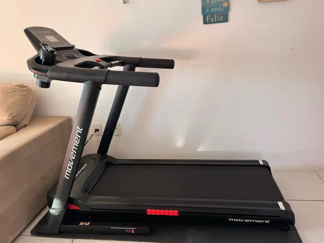 Esteira elétrica voltagem 220. Marca  Movement R5I com elevação 12 