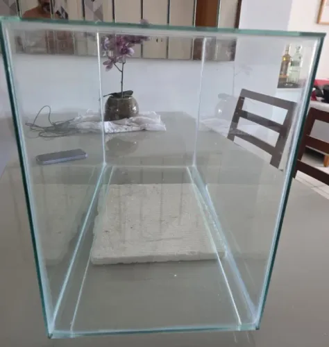Aquário 60x30x40cm - 72L - Estado de Novo