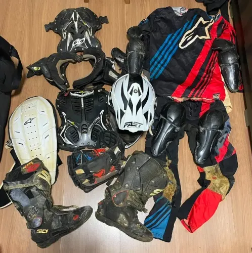Kit Motocross Completo Enduro Leatt, Alpinestars, Sidi + Capacete Fast