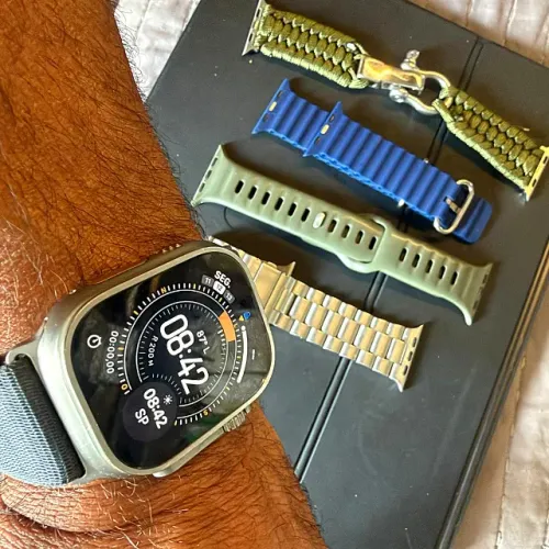 Apple Watch Ultra 2 49mm Titânio GPS + Cellular + 5 pulseiras
